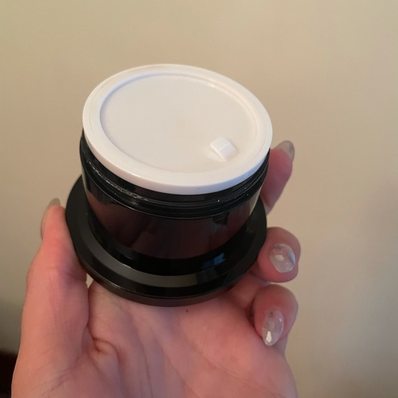 Joanna Vargas Exfoliating Mask - Picture 3 of 3